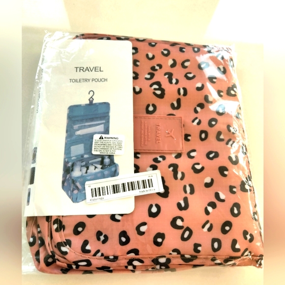SALE!!! Travel Toiletry Pouch. NWT. - Picture 2 of 5